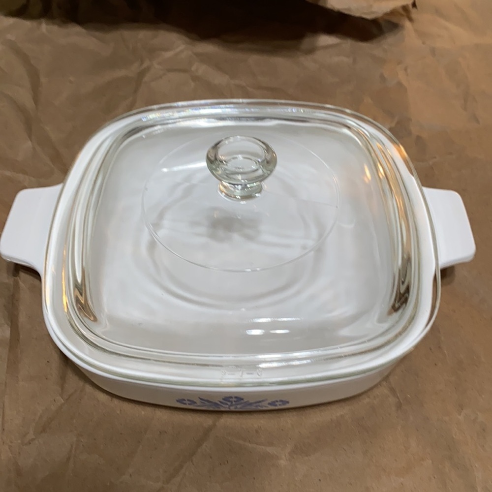 Corning ware set of 2- 7” bowls and removable handle and lid - Picture 14 of 15